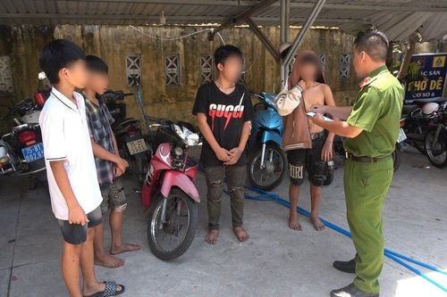 Huế: Làm rõ vụ 4 thiếu niên trộm mô tô, tông bị thương 1 CSGT