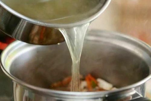 7 mẹo 'cứu nguy' món ăn bị mặn hiệu quả với những nguyên liệu sẵn có