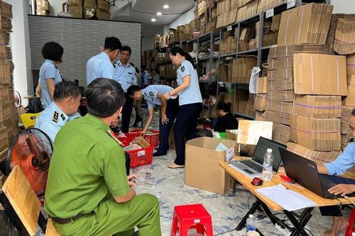Tp.HCM: Tạm giữ gần 3.500 đơn vị sản phẩm không rõ nguồn gốc, xuất xứ
