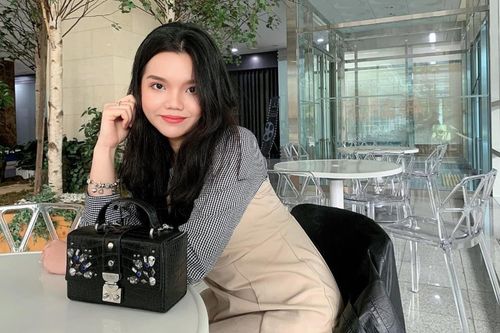 Cô giáo khiến SV ĐH FPT thương nhớ vì vừa giỏi vừa xinh lại sẵn sàng trải nghiệm cùng học trò