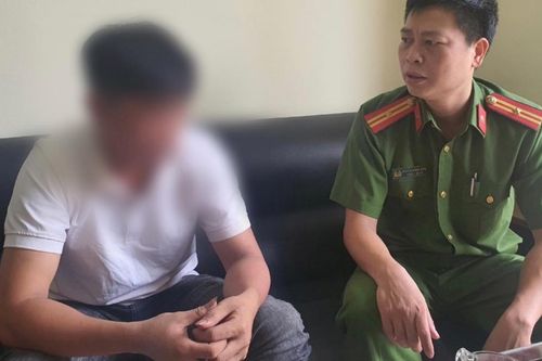 Thanh niên đến cửa hàng ảnh tự đặt làm ảnh thờ bản thân vì lý do ngỡ ngàng phía sau