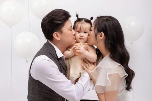 Sao nam Vbiz bất ngờ công bố tin vợ kém 16 tuổi mang bầu, nhiều đồng nghiệp gửi lời chúc mừng