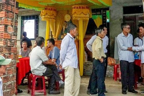 Sập giàn giáo ở Đà Nẵng: Vợ chết, chồng bị thương nặng, 1 thôn 2 đám tang