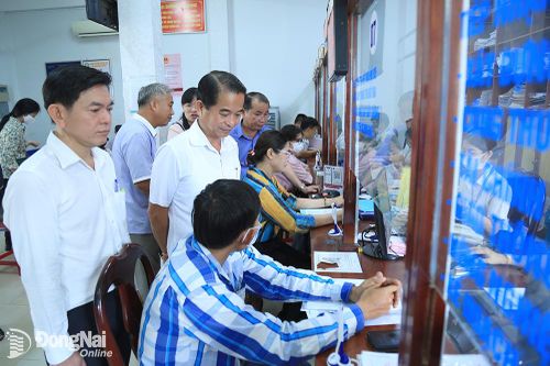 Tăng cường giám sát cải cách hành chính