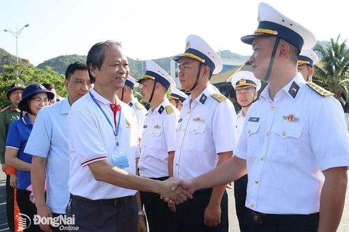 Đoàn công tác Đồng Nai rời đất liền thăm, động viên cán bộ, chiến sĩ quần đảo Trường Sa và Nhà giàn DK1
