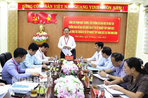 Thứ trưởng Bộ Giáo dục và Đào tạo kiểm tra công tác chuẩn bị Kỳ thi tốt nghiệp THPT năm 2023 tại Ninh Bình