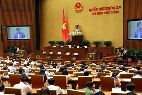 Sáng nay, Quốc hội nghe trình bày tờ trình và báo cáo thẩm tra về dự thảo Nghị quyết của Quốc hội về thí điểm một số cơ chế, chính sách đặc thù phát triển TP. Hồ Chí Minh