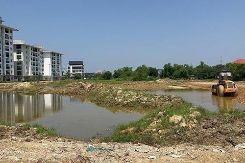 Chưa xong thủ tục pháp lý, dự án hàng trăm tỷ đồng vẫn san lấp mặt bằng rầm rộ