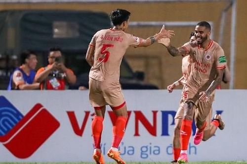 Lội ngược dòng trước SLNA, Công an Hà Nội nối dài mạch thắng