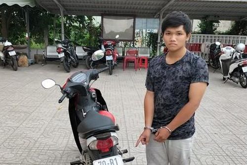 Bắt quả tang thanh niên trộm xe máy, tàng trữ trái phép chất ma túy