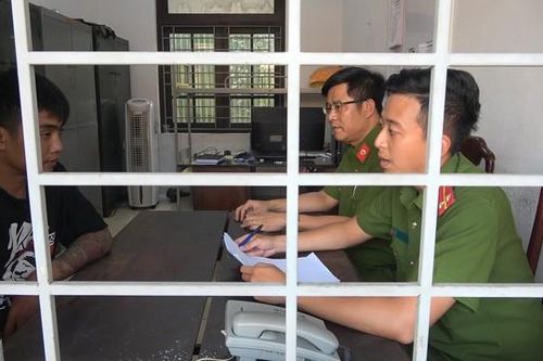 Bắt 'nóng' đối tượng đột nhập nhà dân trộm tài sản lúc sáng sớm