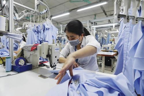 Đề xuất chính sách hỗ trợ lao động bị ảnh hưởng do cắt giảm đơn hàng
