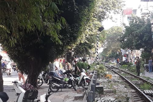 'Nắn' ý thức chấp hành pháp luật giao thông đối với các hộ dân sát đường tàu