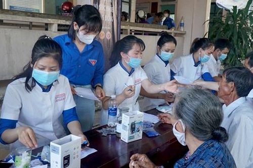 Thừa Thiên - Huế: Khám, cấp phát thuốc miễn phí cho 500 người dân