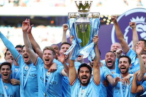 Sau hào quang là rắc rối chờ Man City