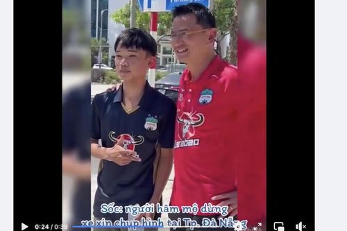 HLV Kiatisuk được fan dừng ship hàng để xin chụp ảnh tại Đà Nẵng