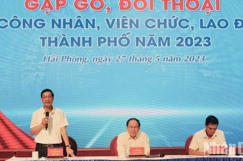 Thường trực Thành ủy Hải Phòng đối thoại với công nhân, lao động