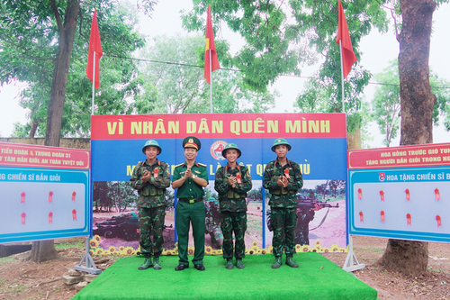 Kết hợp huấn luyện với xây dựng bản lĩnh bộ đội