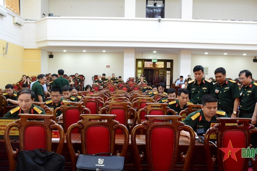 Đổi mới nội dung, hình thức giáo dục chính trị sát thực tiễn cơ sở