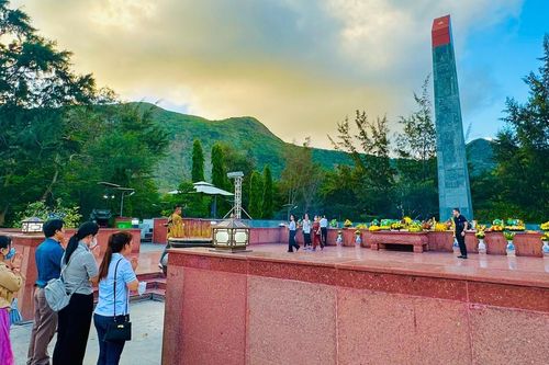 Tựa vào quá khứ