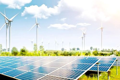 Đầu tư cho năng lượng mặt trời lần đầu tiên vượt dầu mỏ