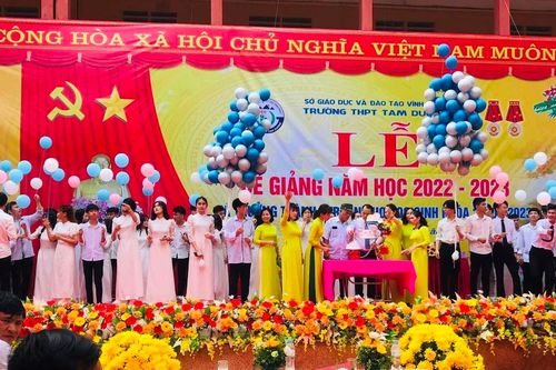 Lễ tri ân và trưởng thành cho 391 học sinh THPT Tam Dương