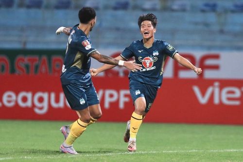 Hoàng Anh Gia Lai đánh rơi chiến thắng ở vòng 9 V.League