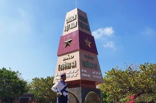 'Tổ quốc nhìn từ biển…': Trái tim đất nước giữa biển khơi