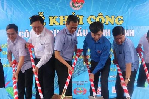 Trung ương Đoàn xây cầu phục vụ bà con vùng sâu Cà Mau