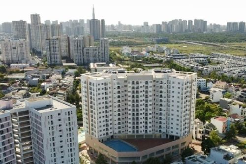 Chủ tịch tuyên bố đưa cổ phiếu lên 10.000 đồng, vợ bán nửa giá mất trăm tỷ