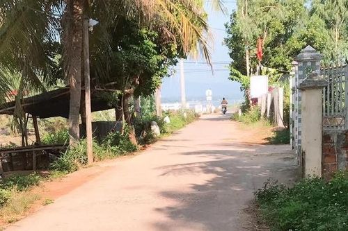 Bé 4 tuổi vặn tay ga xe máy phi vào tường, 3 người trong gia đình tử vong