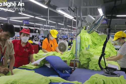 Doanh nghiệp đối mặt nhiều khó khăn do thiếu đơn hàng