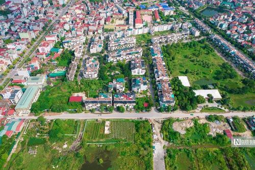 Đại gia địa ốc 'còng lưng' trả hàng nghìn tỷ đồng lãi vay
