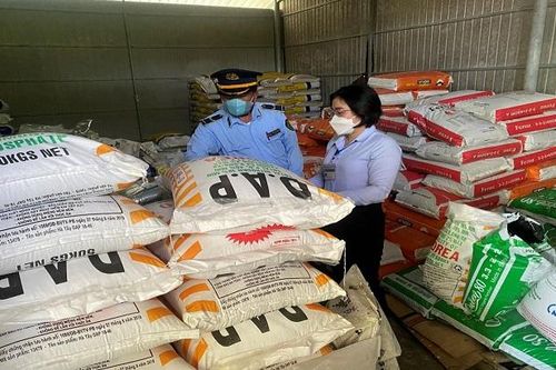 Tiền Giang: Xử lý 65 vụ kinh doanh phân bón, thuốc bảo vệ thực vật trái phép