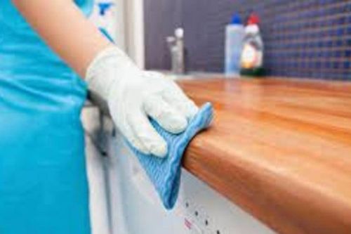 Lau đồ gỗ chỉ dùng nước lã không sạch được: Dùng thứ này đồ sạch tinh sáng bóng, bền lâu như mới