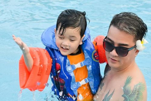 Quý tử Polo được nghỉ hè, Đàm Vĩnh Hưng liền làm ngay việc này cho con