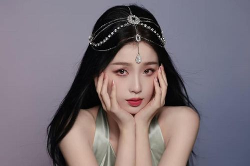 Ngu Thư Hân bị chê 'photoshop đến cha mẹ không nhận ra', định cosplay Địch Lệ Nhiệt Ba?