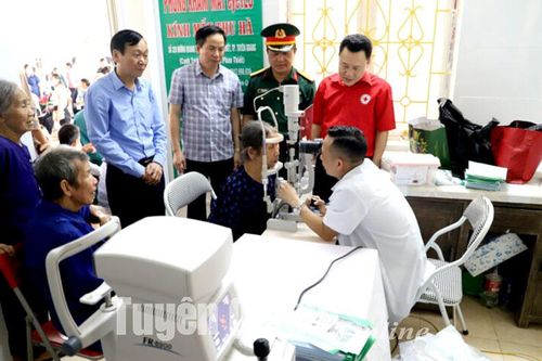 Thực hiện chương trình nhân đạo tại xã Đà Vị