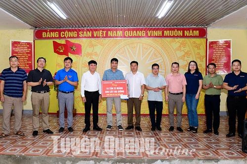 Chi đoàn Báo Tuyên Quang và Báo Hà Giang giao lưu, trao đổi kinh nghiệm