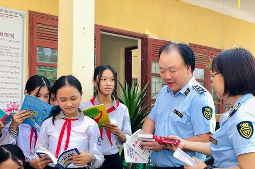 Quản lý thị trường góp phần xây dựng và lan tỏa văn hóa đọc sách tại Hà Tĩnh