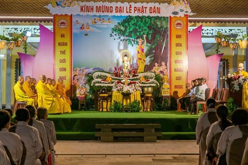 Đồng Tháp: Chùa An Long tổ chức lễ Tắm Phật