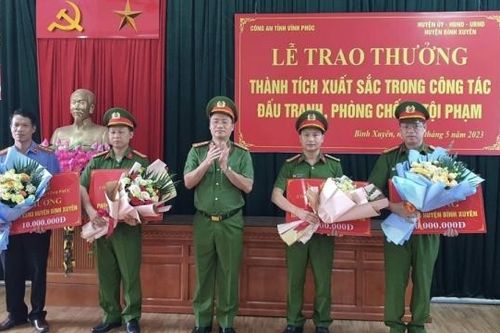 Vĩnh Phúc: Trao thưởng Công an huyện Bình Xuyên trong công tác đấu tranh, phòng chống tội phạm