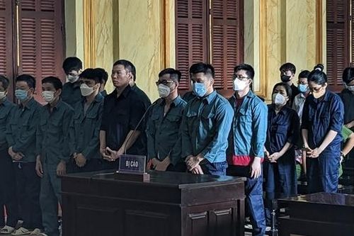 Cựu cán bộ chống buôn lậu lãnh 13 năm tù