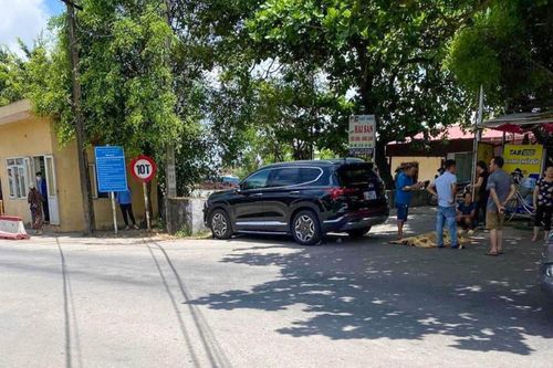 Nam Định: Đang chơi trước cửa nhà, bé gái 7 tuổi bị ô tô đâm tử vong