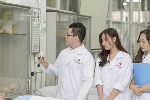 Tranh cãi về tuyển sinh ngành Y khoa bằng môn Văn: Đại diện Bộ GD&ĐT lên tiếng