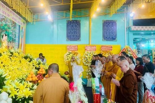 Tây Ninh: Giáo hội Phật giáo huyện Tân Châu long trọng đón mừng Đại lễ Phật Đản
