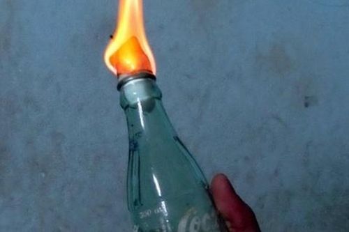 Dùng bom xăng, mã tấu rượt đuổi nhau trên phố