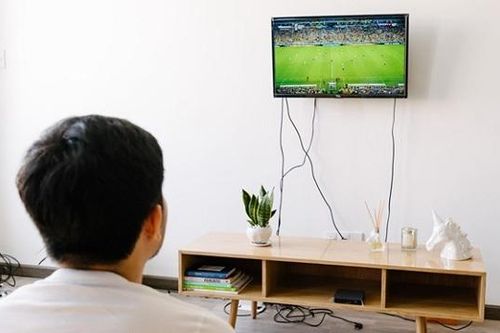 Cãi nhau với cái ti vi