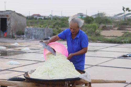 Hạt muối nhọc nhằn của diêm dân Thanh Hóa