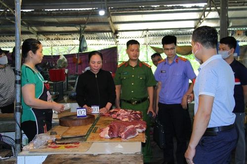 Lào Cai: Dùng thủ đoạn đổi tiền rách lấy tiền mới để chiếm đoạt nhiều tiền